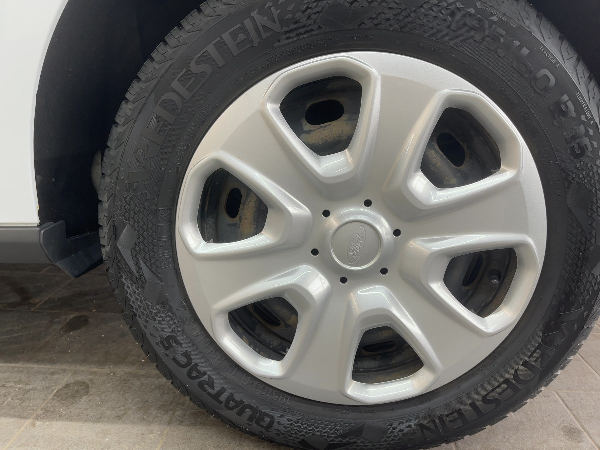 Transit 1.0 Ecoboost Courier AHK Kamera Klima elektr. FH ESP ZV