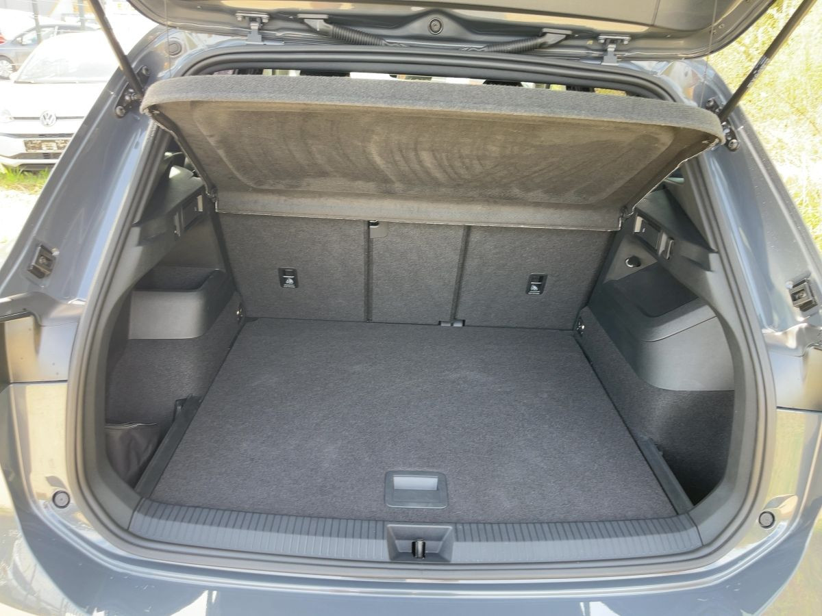 Tiguan R-Line 2,0 TDI 142 kW DSG 4M* AHK*Navi*WR
