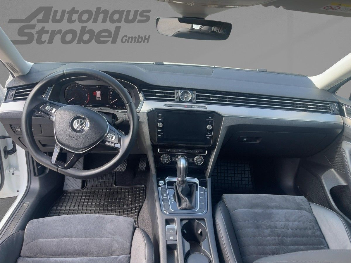 Passat Variant 2.0 TDI DSG 4M Highline ACC DCC LED Navi Standh. Pano Kamera Keyless
