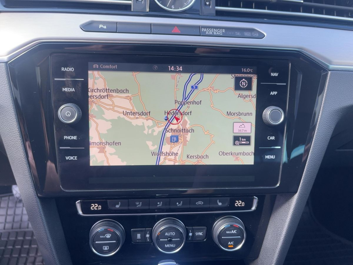Passat Variant 2.0 TDI DSG 4M Highline ACC DCC LED Navi Standh. Pano Kamera Keyless