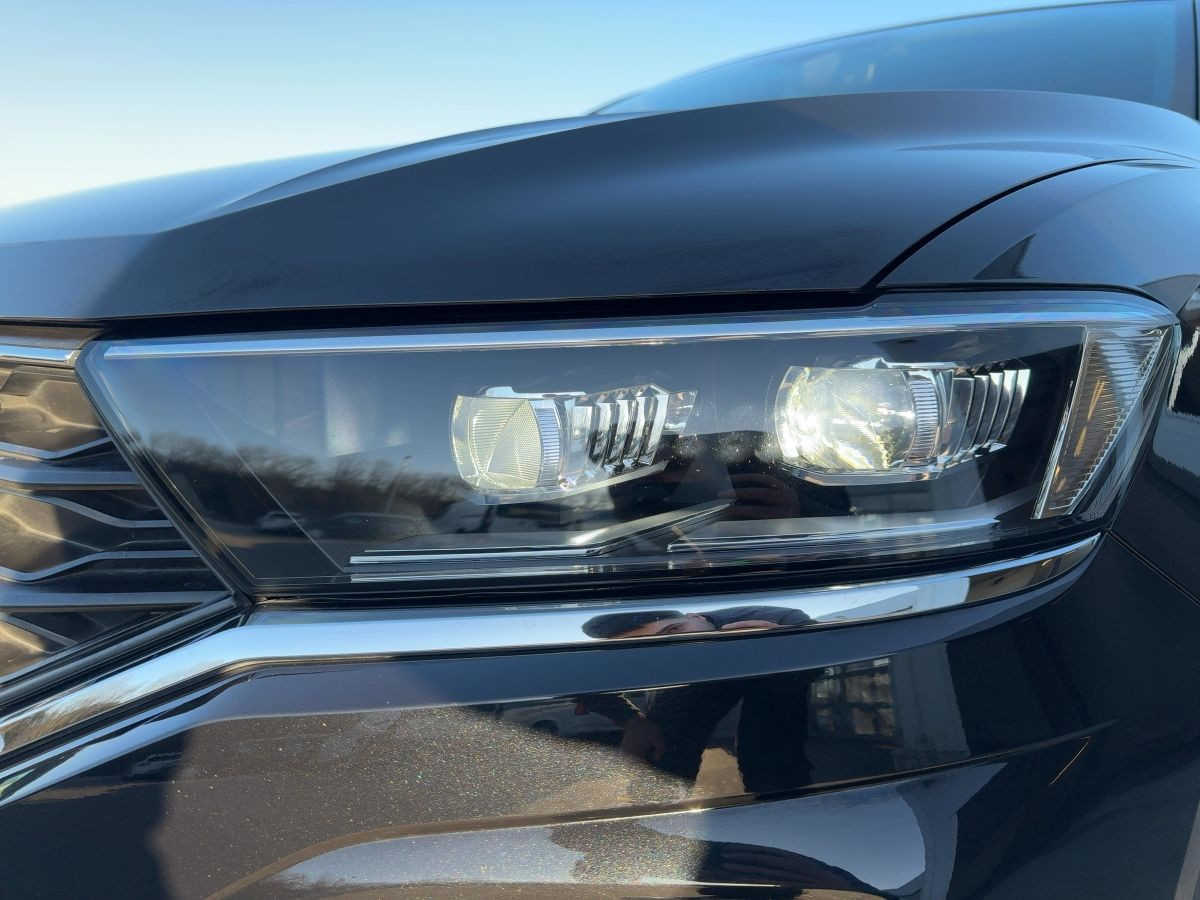 T-Roc 1.5 TSI DSG Sport R-Line LED Navi Kamera Digital Cockpit Pro