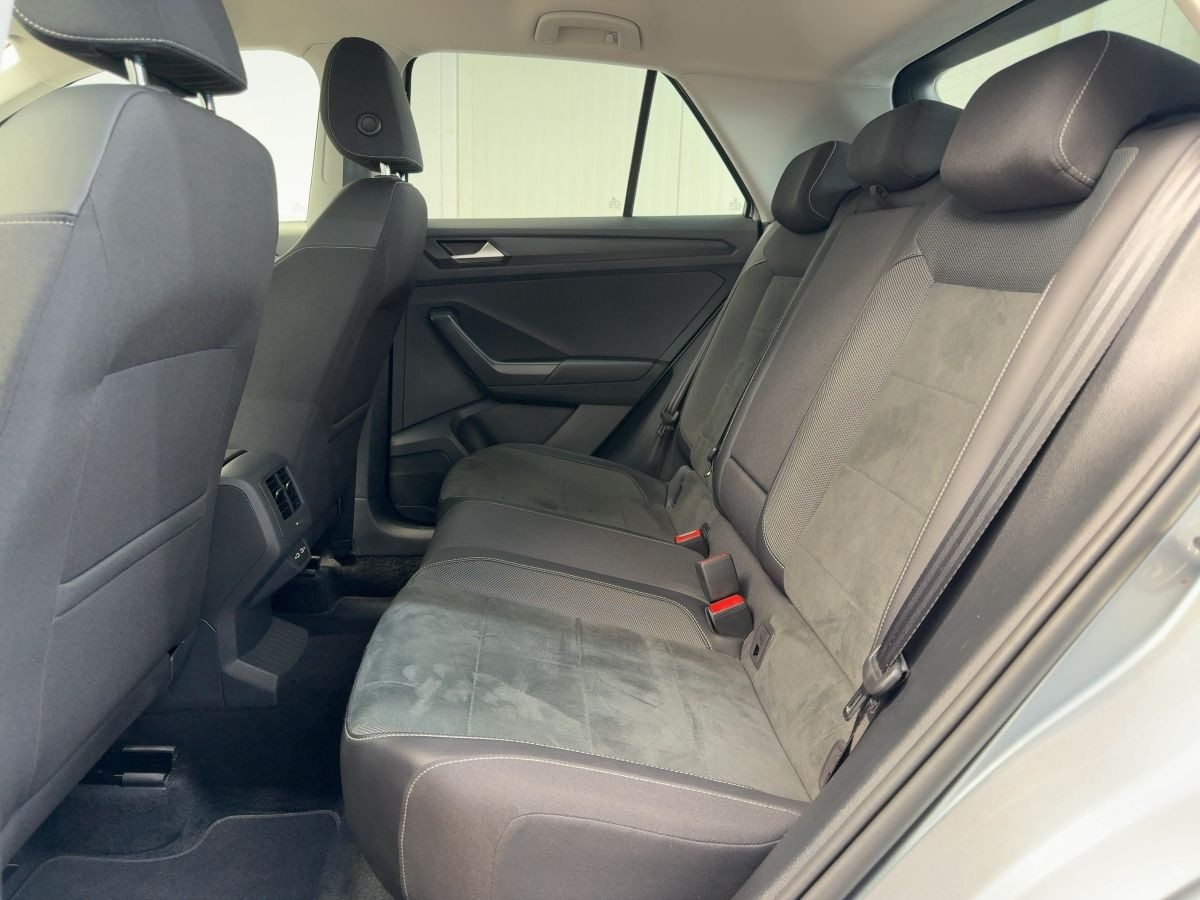 T-Roc 2.0 TDI DSG Style ACC Navi AHK IQ.LIGHT Climatronic Beats Kamera CarPlay