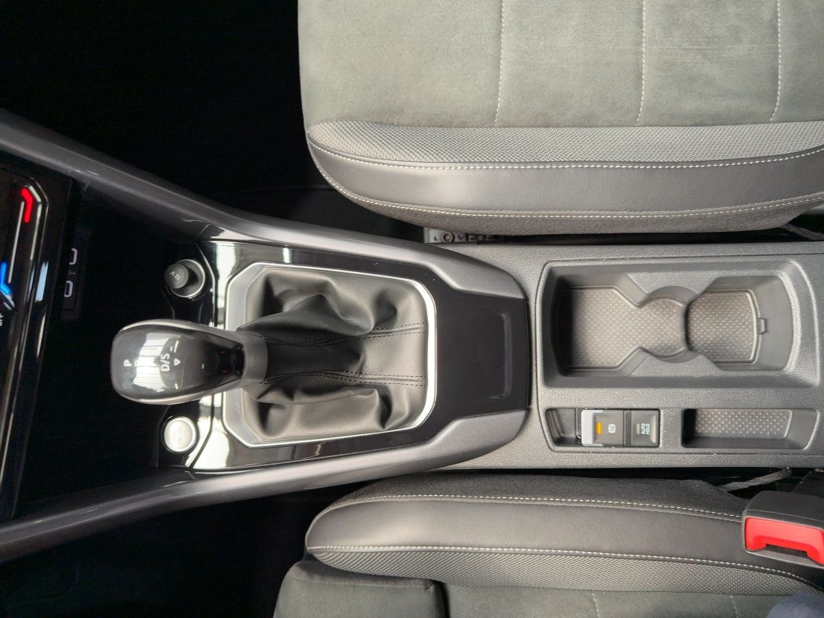 T-Roc 2.0 TDI DSG Style ACC Navi AHK IQ.LIGHT Climatronic Beats Kamera CarPlay