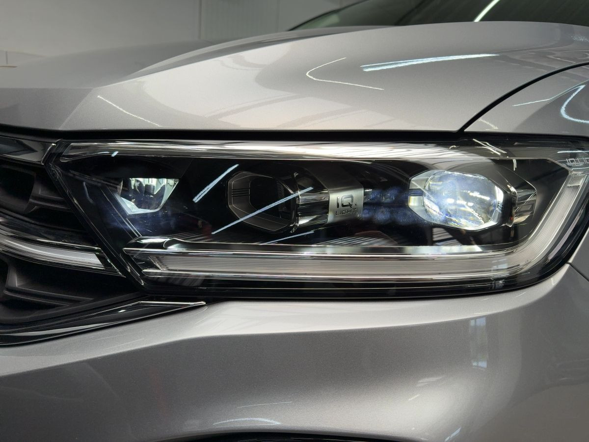 T-Roc 2.0 TDI DSG Style ACC Navi AHK IQ.LIGHT Climatronic Beats Kamera CarPlay