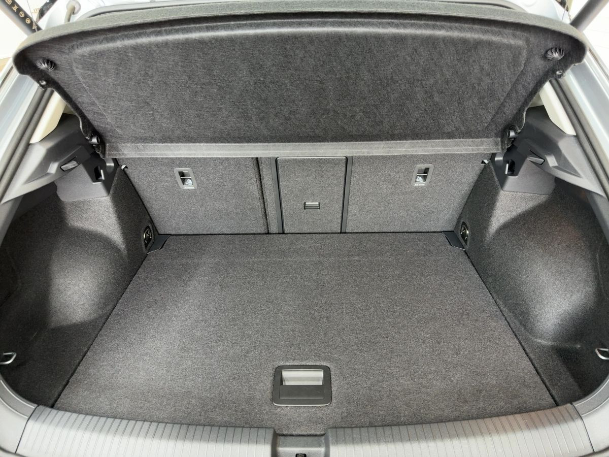 T-Roc 2.0 TDI DSG Style ACC Navi AHK IQ.LIGHT Climatronic Beats Kamera CarPlay