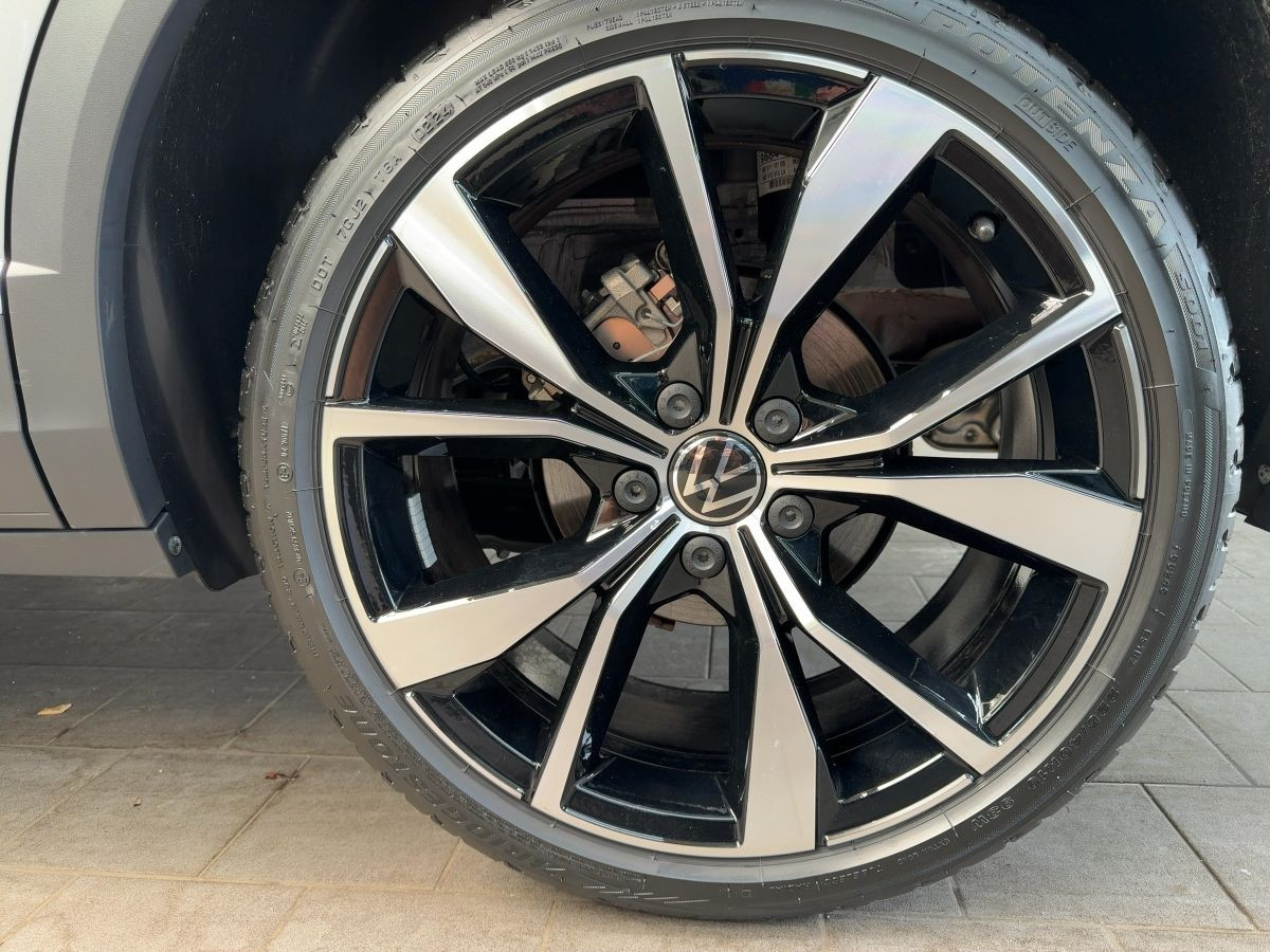 T-Roc 2.0 TDI DSG Style ACC Navi AHK IQ.LIGHT Climatronic Beats Kamera CarPlay