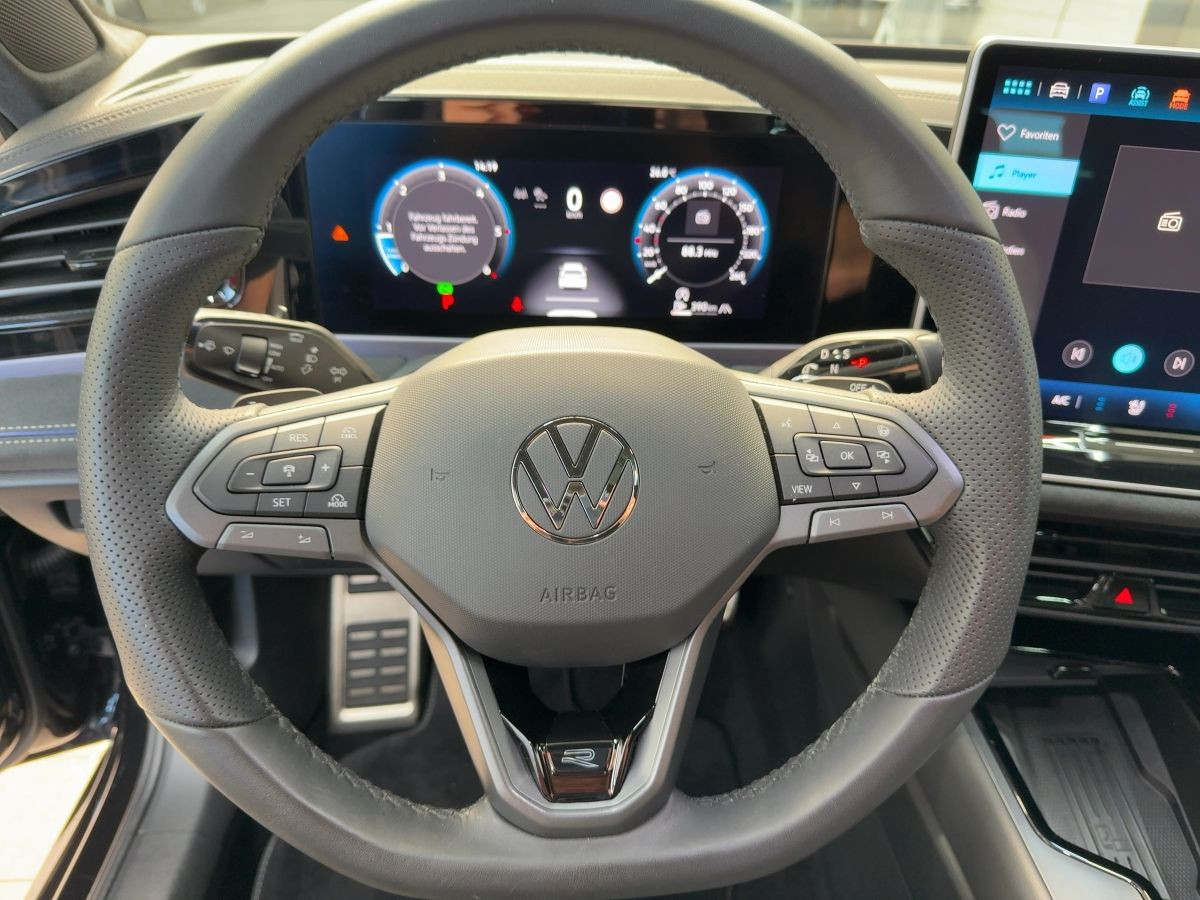 Passat Variant 2.0 TDI DSG 4M R-Line ab 3,99% AHK DCC Navi LED-Matrix Pano Leder Keyless