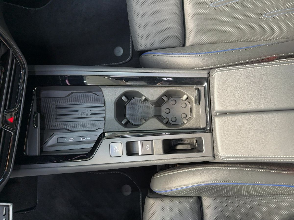 Passat Variant 2.0 TDI DSG 4M R-Line ab 3,99% AHK DCC Navi LED-Matrix Pano Leder Keyless