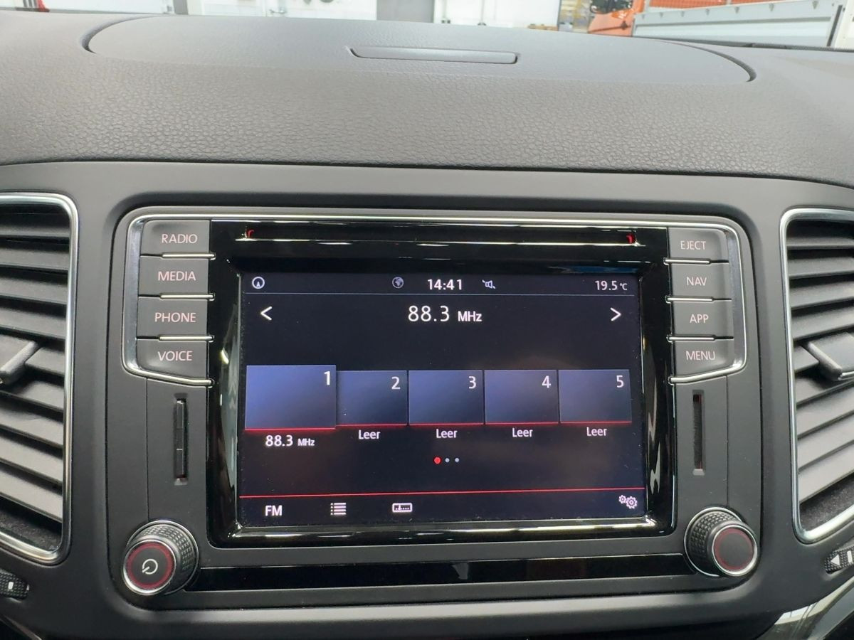 Sharan 1.4 TSI DSG Highline 5-Sitzer ab 3,99% ACC Navi BI-Xenon Leder RFK Keyless