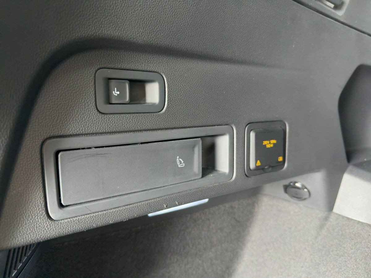 Tiguan Allspace 2.0 TDI DSG 4M R-Line 7-Sitze ab 3,99% AHK Navi LED-Matrix Standh. Pano