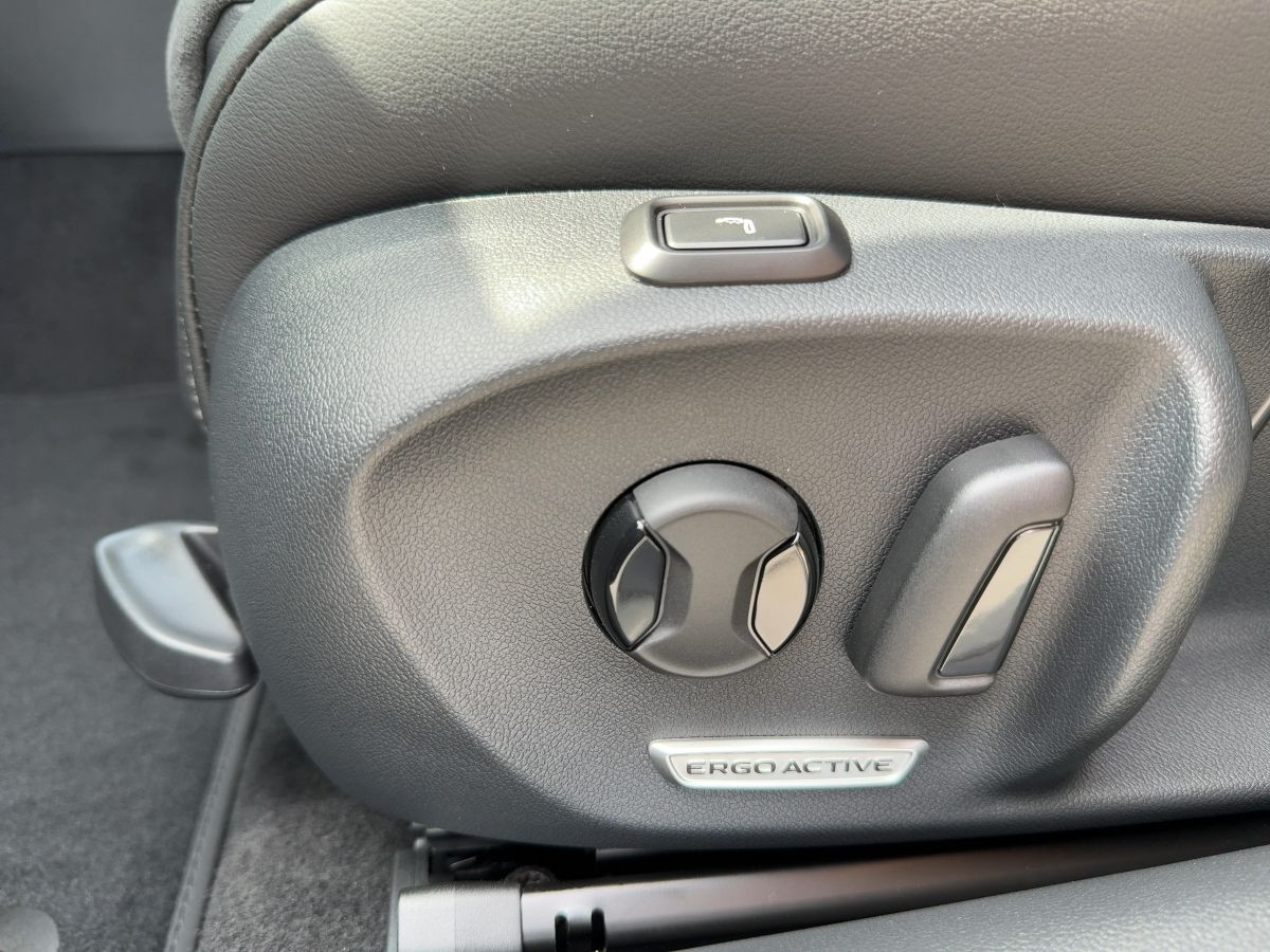 Passat Business 1,5 l eHybrid OPF 130 kW (177 PS) / 85 KW (115 PS) 6-Gang-Doppelkupplungsgetriebe DSG