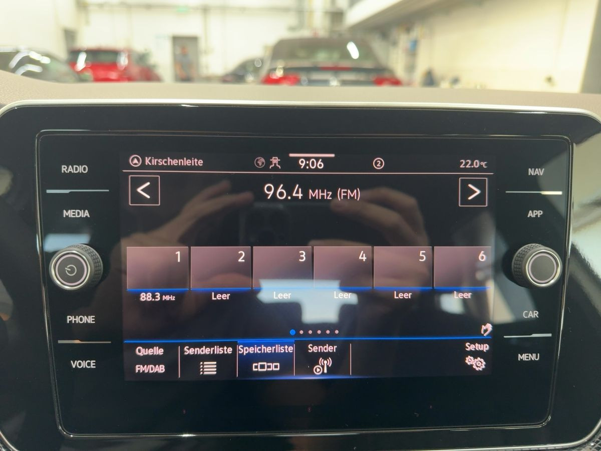 T-Cross 1.5 TSI DSG R-Line ACC LED-Matrix Lane-Ass Keyless Sitzhzg Side-Ass