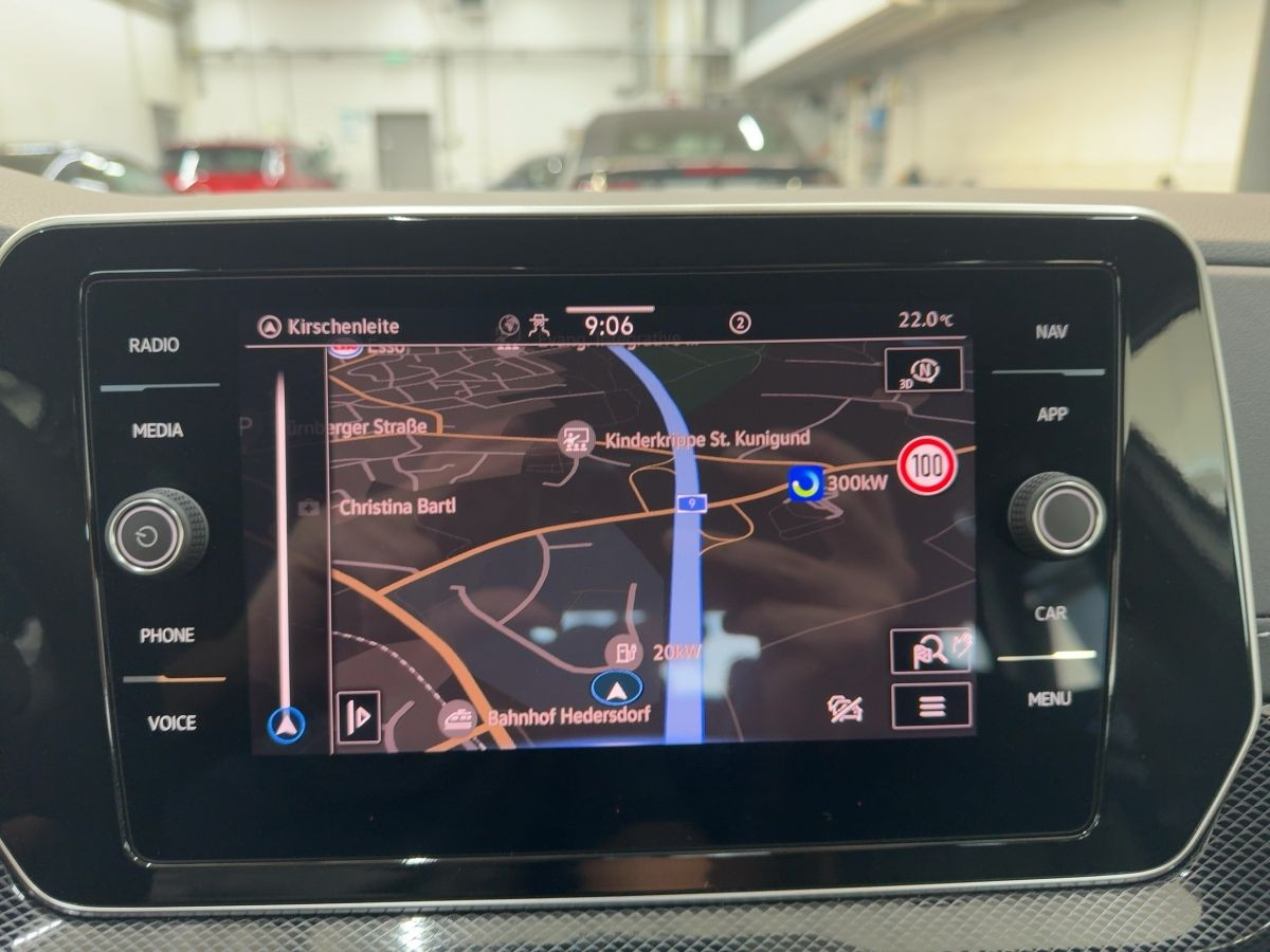 T-Cross 1.5 TSI DSG R-Line ACC LED-Matrix Lane-Ass Keyless Sitzhzg Side-Ass