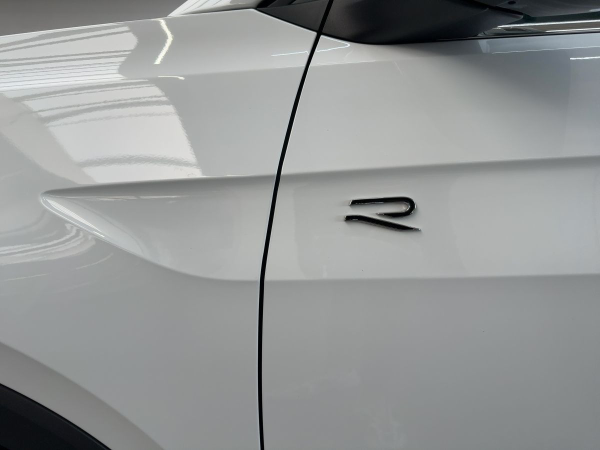 T-Cross 1.5 TSI DSG R-Line ACC LED-Matrix Lane-Ass Keyless Sitzhzg Side-Ass