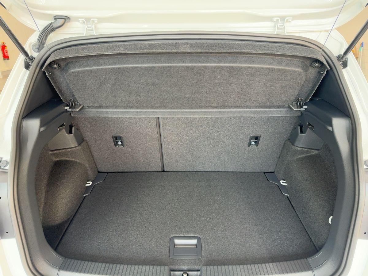 T-Cross 1.5 TSI DSG R-Line ACC LED-Matrix Lane-Ass Keyless Sitzhzg Side-Ass