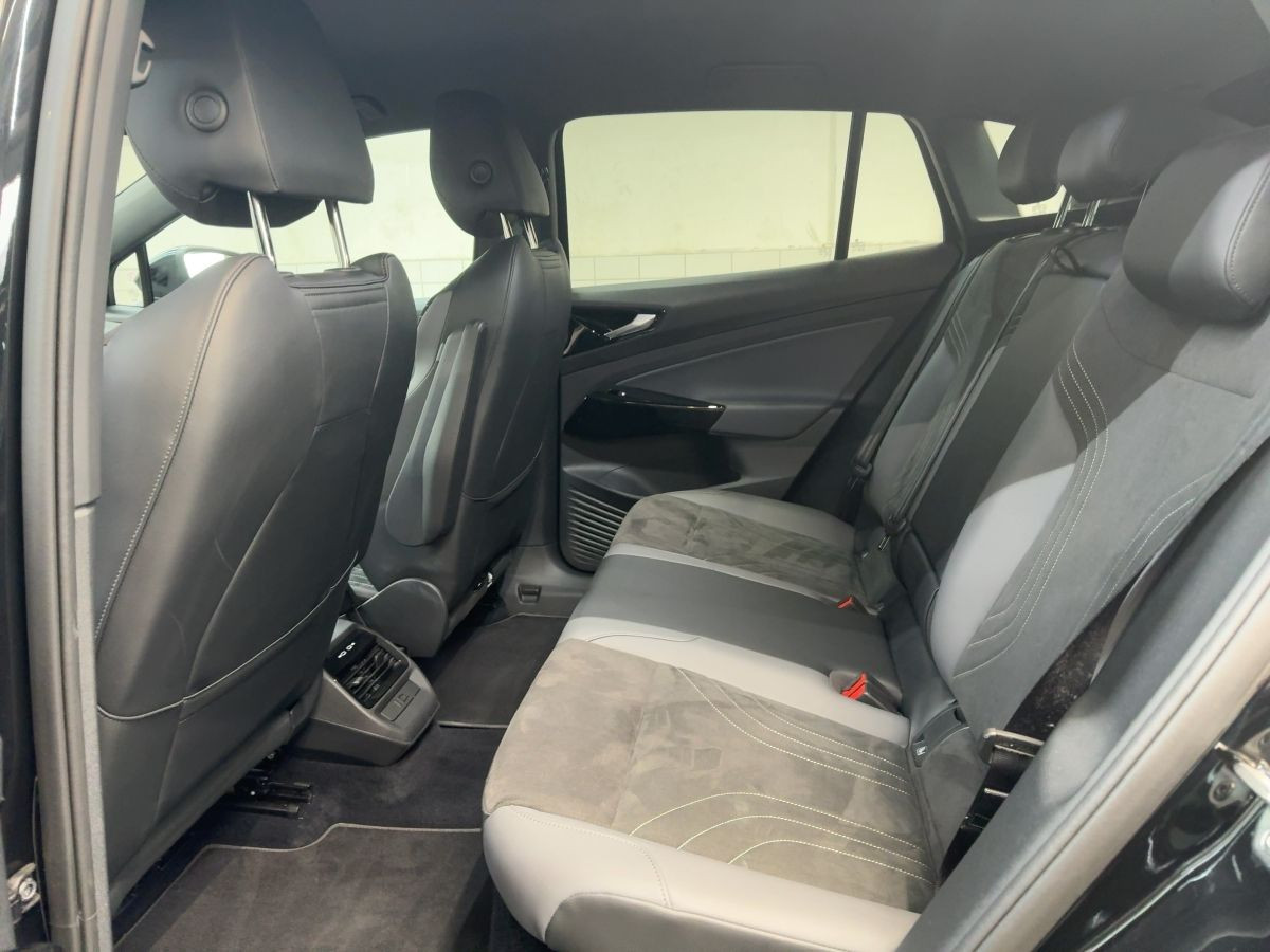 ID.4 Pro Performance 82 kWh Wärmep. ab 1,99% ACC AHK Navi LED-Matrix Kamera