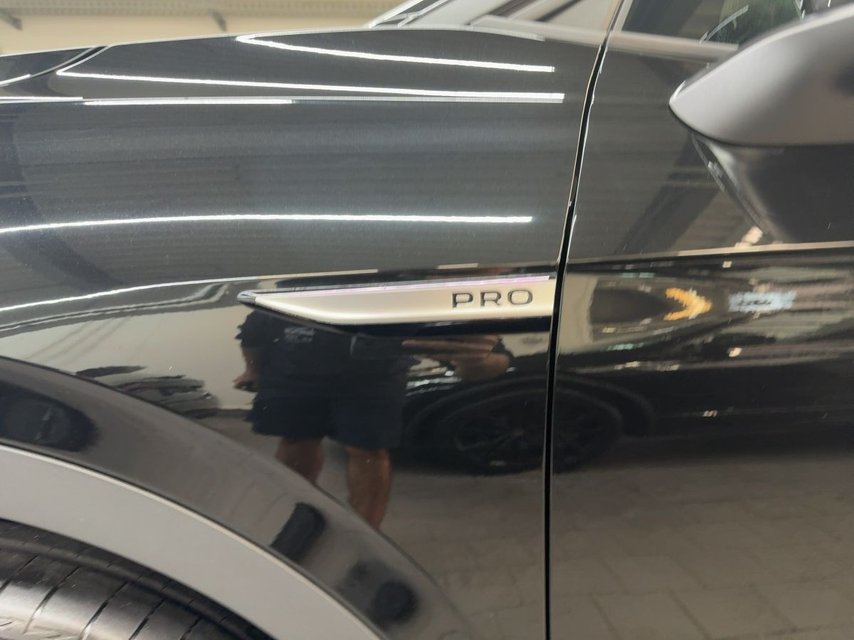 ID.4 Pro Performance 82 kWh Wärmep. ab 1,99% ACC AHK Navi LED-Matrix Kamera