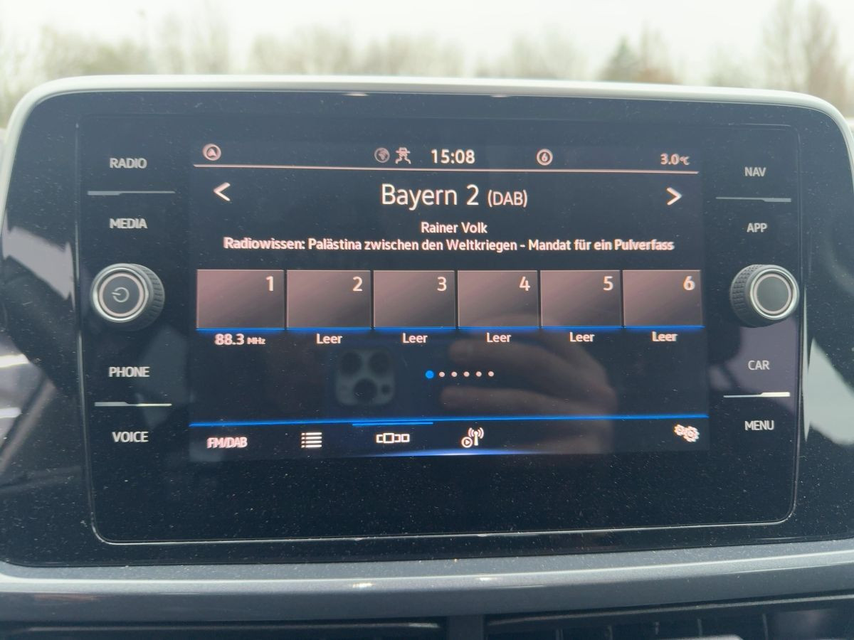 T-Roc 1.5 TSI DSG Style AHK ACC LED Navi Pano Kamera Keyless Sitzhzg Bluet.