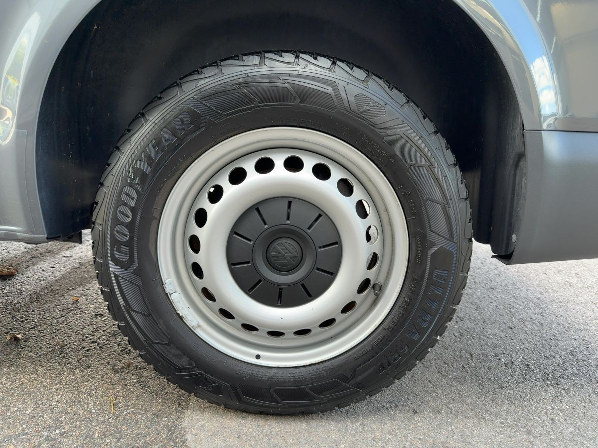 T6 Kombi T6 2.0 TDI LR 9-Sitze Navi Klima Bluet. Parkp. elektr. Spiegel + FH