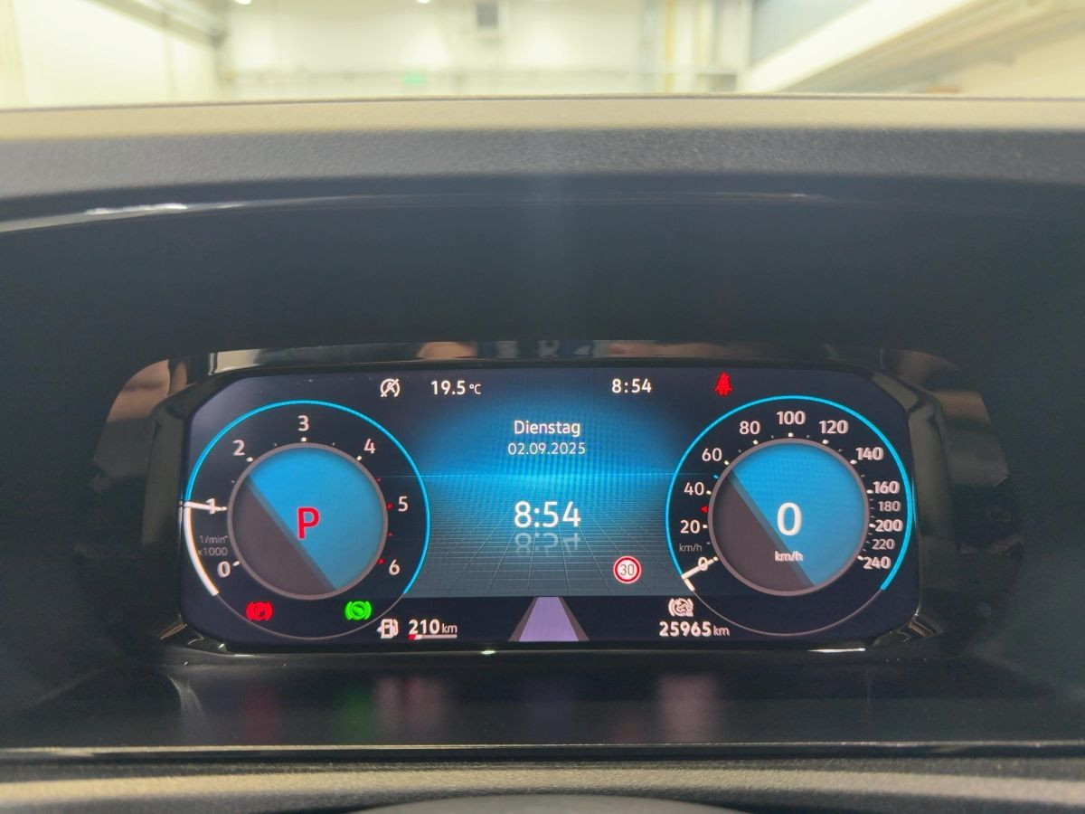 Caddy 2.0 TDI DSG AHK Navi Standh. LED Kamera Tempo Climatronic Sitzh.