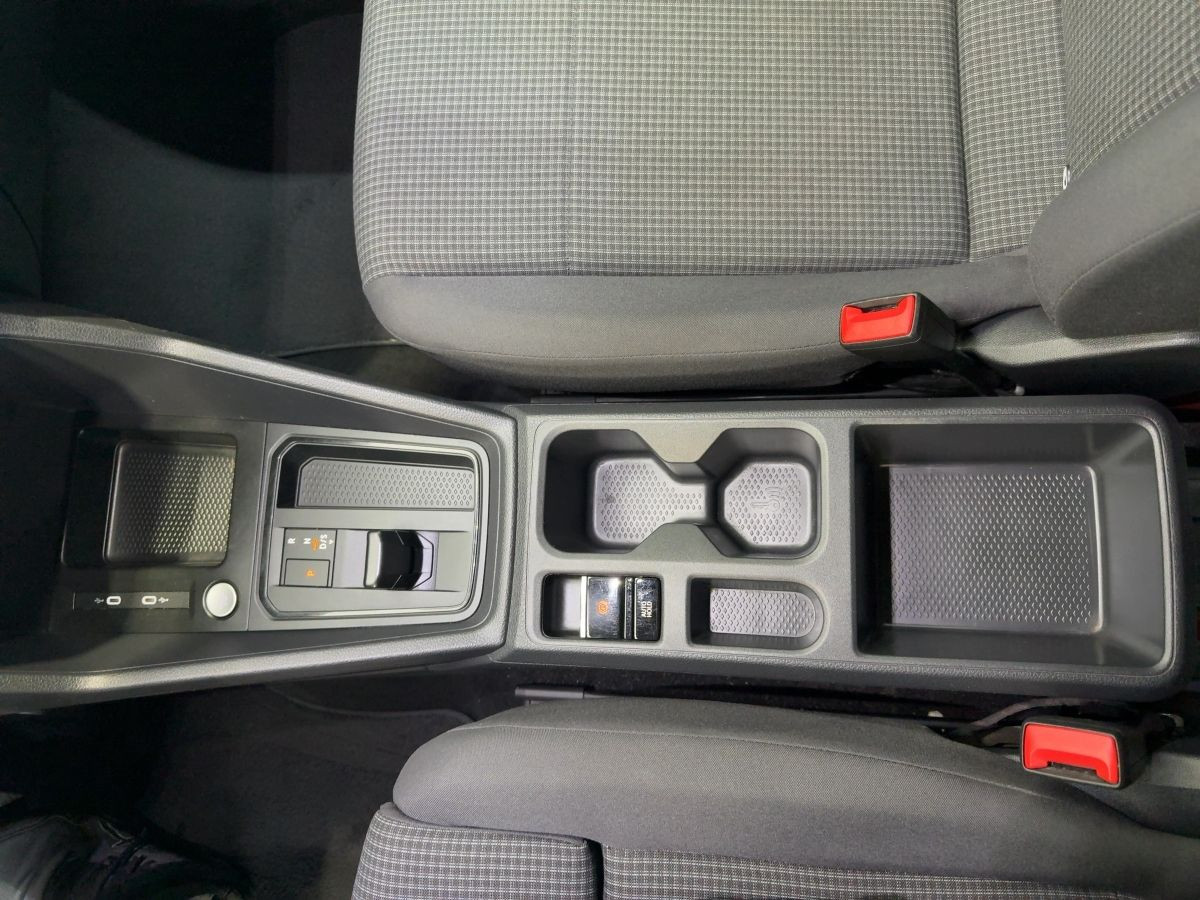 Caddy 2.0 TDI DSG AHK Navi Standh. LED Kamera Tempo Climatronic Sitzh.