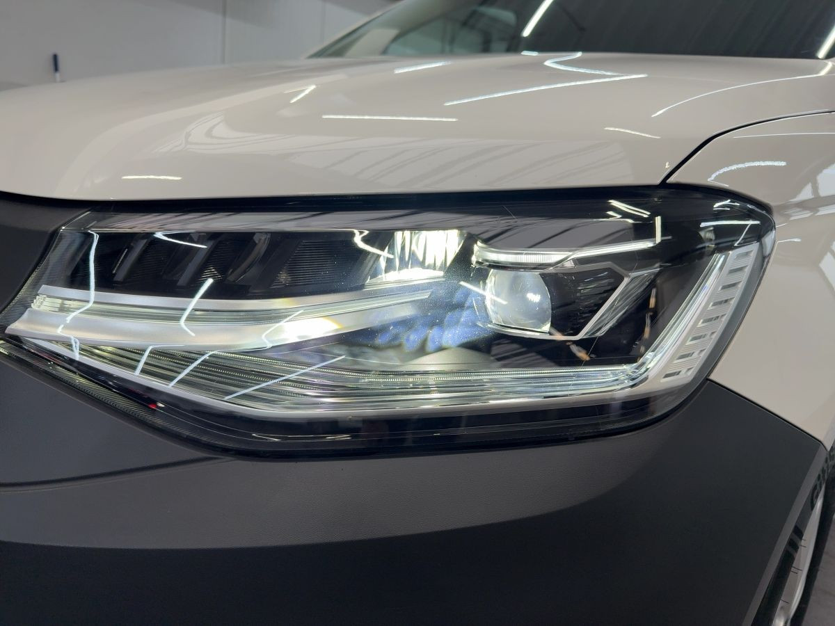 Caddy 2.0 TDI DSG AHK Navi Standh. LED Kamera Tempo Climatronic Sitzh.