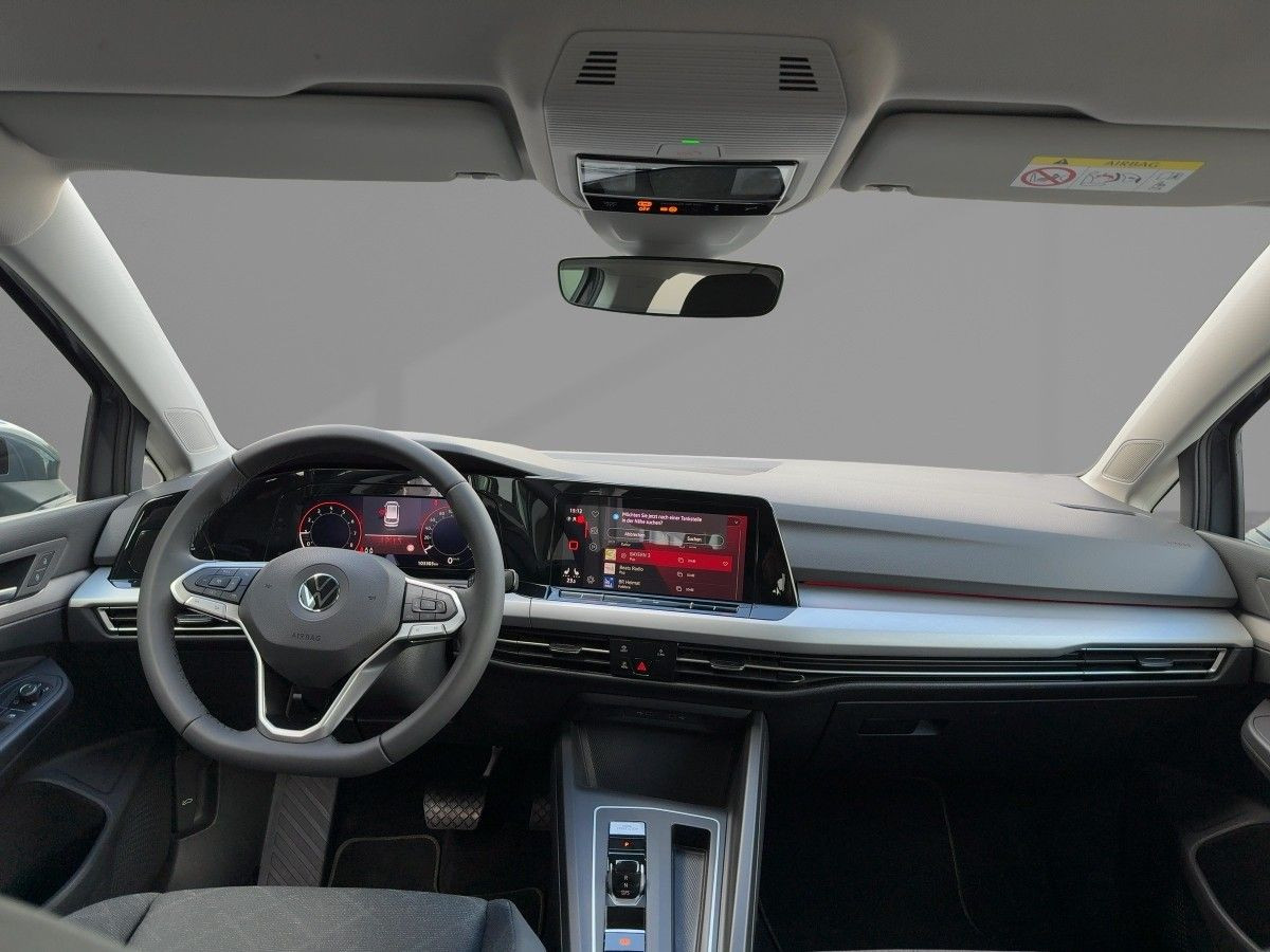 Golf VIII Variant 1.0 eTSI DSG Life ACC Navi LED Kamera DAB+ Lane Ass. Climatronic Sitzh.