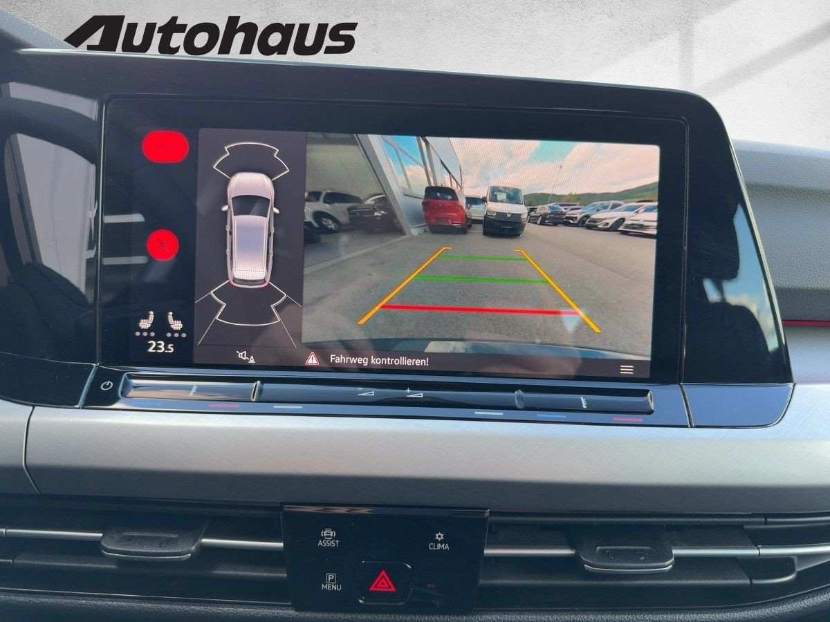 Golf VIII Variant 1.0 eTSI DSG Life ACC Navi LED Kamera DAB+ Lane Ass. Climatronic Sitzh.