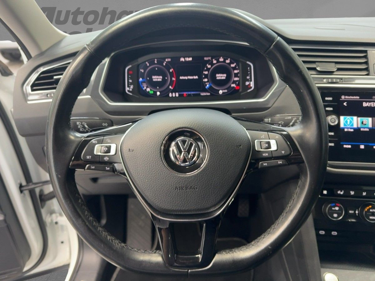 Tiguan Allspace 1.5 TSI DSG R-Line 20 Zoll ACC Navi LED Kamera Keyless Climatronic Sitzh.