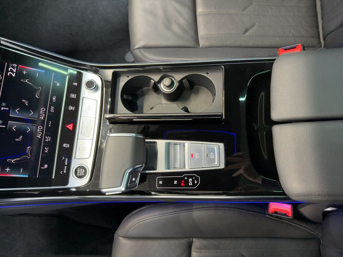 A8 3.0 V6 TDI Tiptronic Standh. Pano Navi LED-Matrix Park Ass.