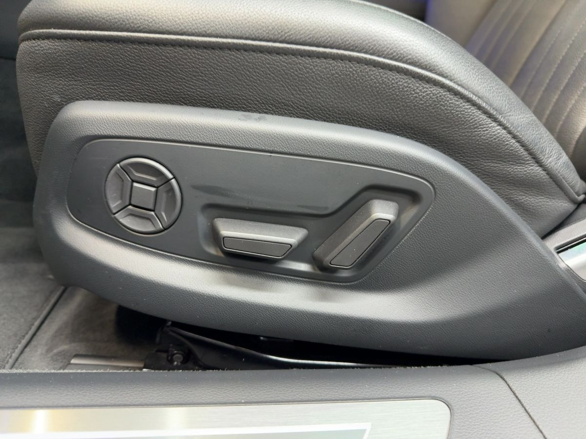 A8 3.0 V6 TDI Tiptronic Standh. Pano Navi LED-Matrix Park Ass.