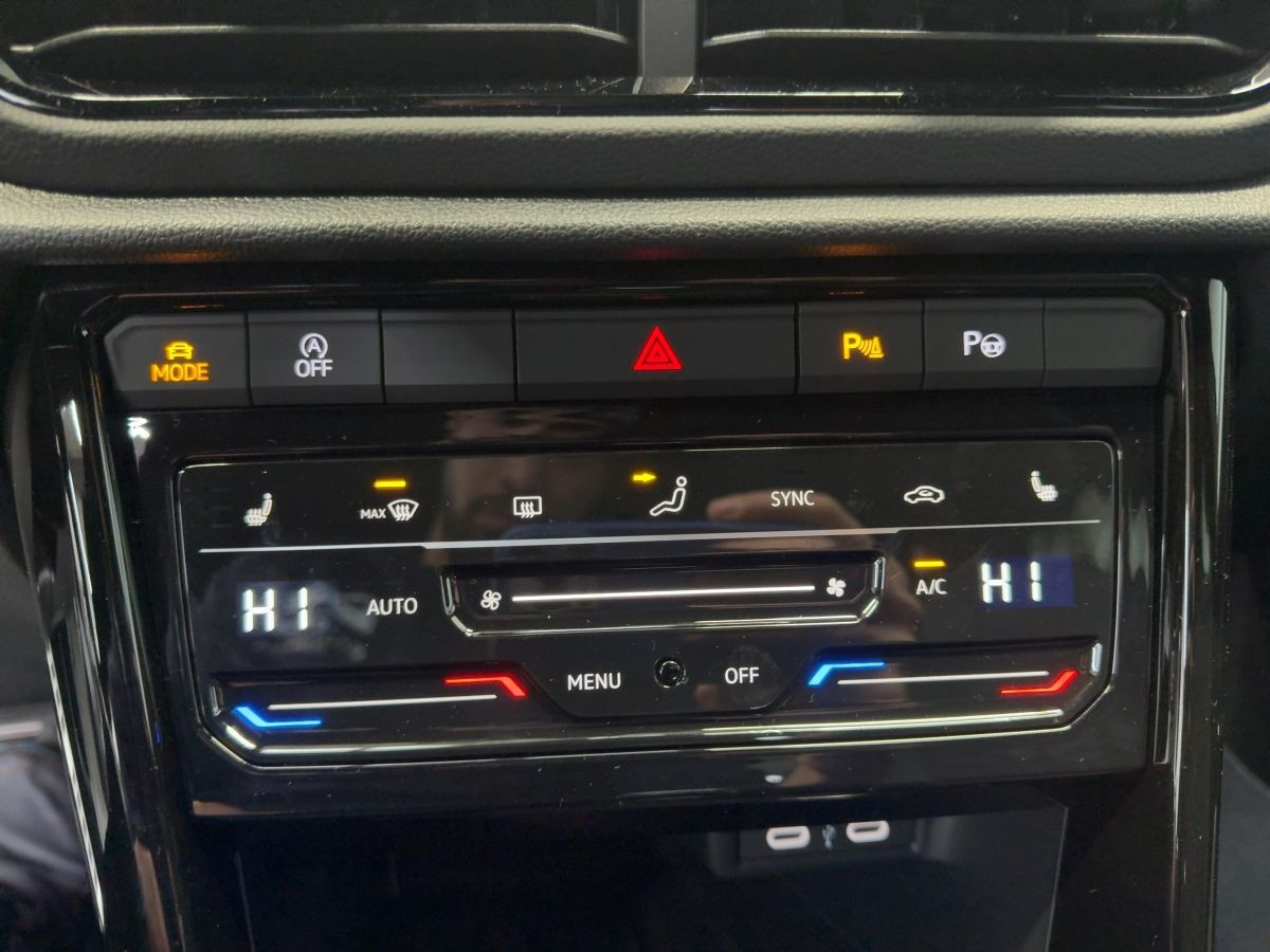 T-Roc R-Line 1.5 l TSI OPF 110 kW (150 PS) 7-Gang-Doppelkupplungsgetriebe DSG