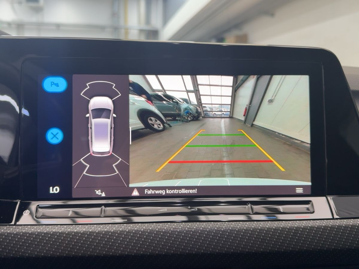 Golf VIII Variant 2.0 TSI DSG 4M R-Line ACC LED-Matrix Navi Kamera Harmon Kardon Climatronic