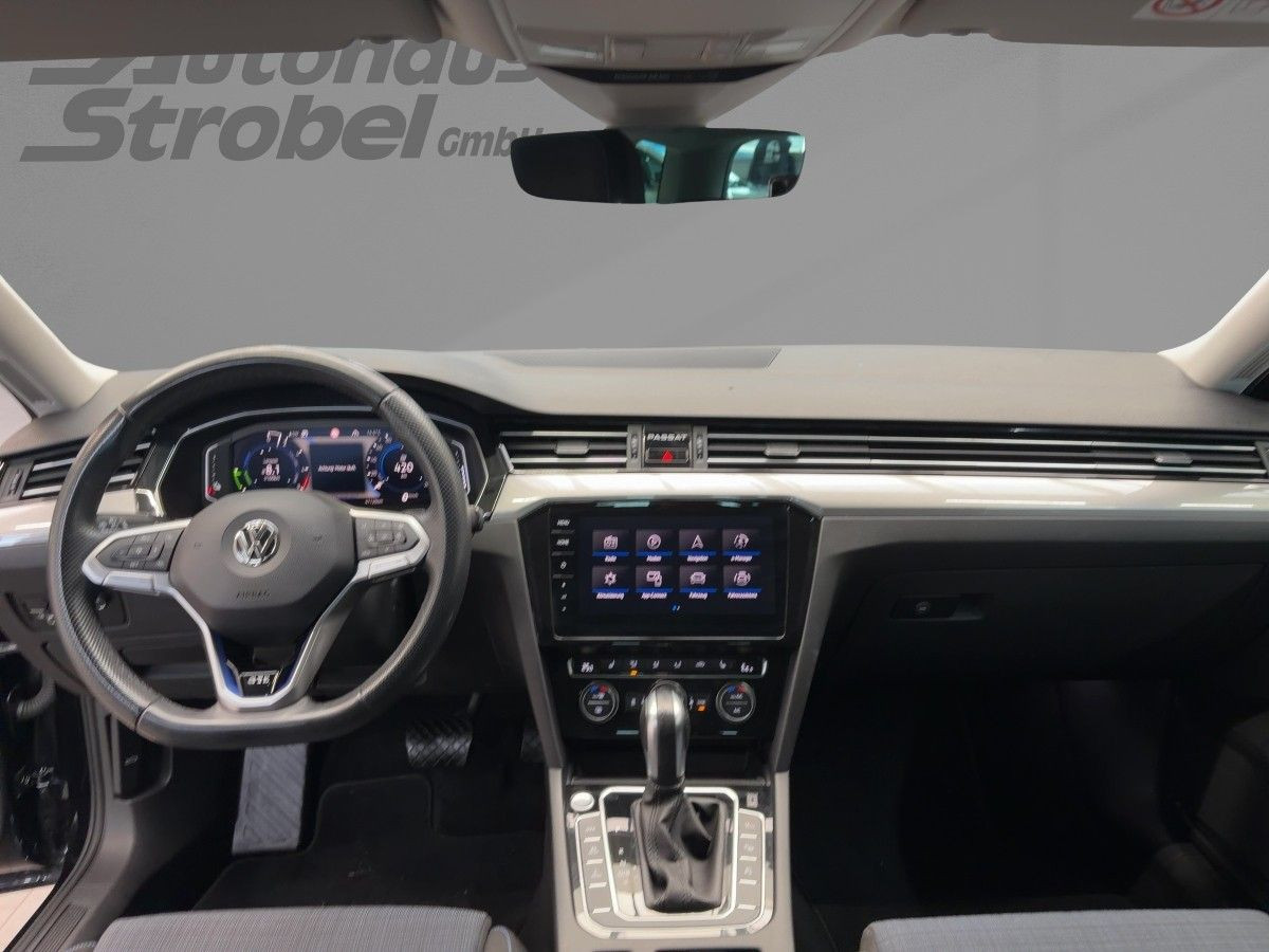 Passat Variant GTE 1.4 TSI DSG R-Line Standh. DCC ACC LED-Matrix Keyless Kamera Side-Ass,