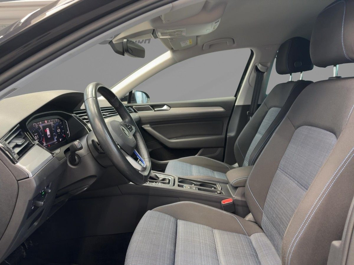 Passat Variant GTE 1.4 TSI DSG R-Line Standh. DCC ACC LED-Matrix Keyless Kamera Side-Ass,