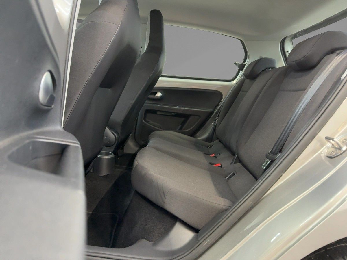 up! 1.0 move up! Einparkh. Tempo DAB+ Kamera Bluet. Sitzh.