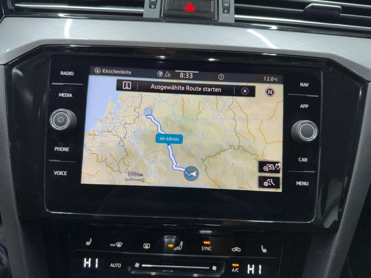 Passat Variant 2.0 TDI DSG Business AHK ACC Navi LED Kamera Keyless ergo Climatronic